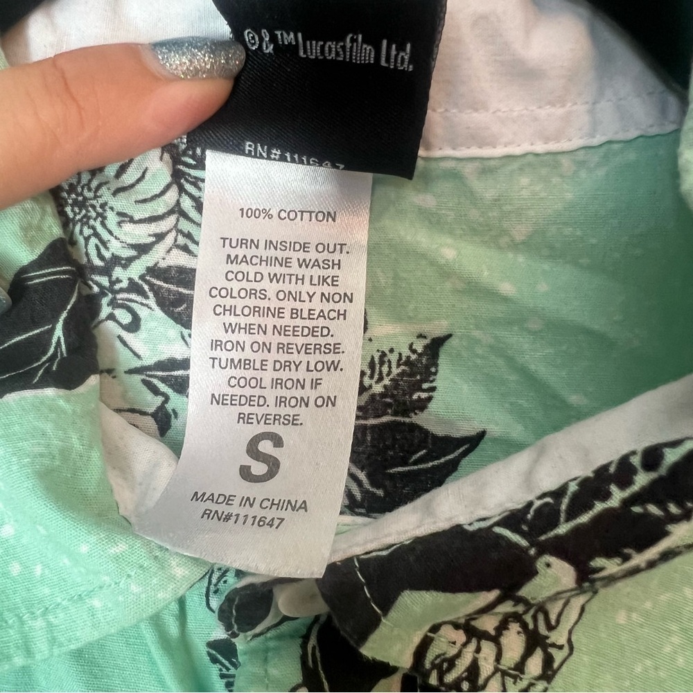 Star Wars Mens Hawaiian Shirt Mint Green Floral Size Small Stormtroopers Darth - Picture 8 of 9